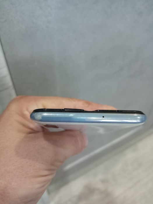 Продам телефон смартфон Samsung a50