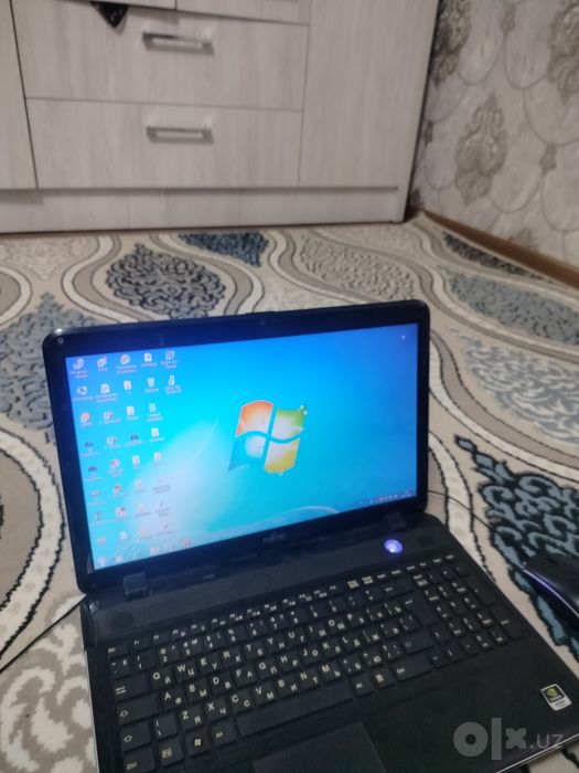 Noutbok Fujitsu windovs 7