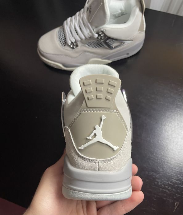 Jordan 4 Frozen Moments Retro Adidasi Noi Marimea 38,39,40,43