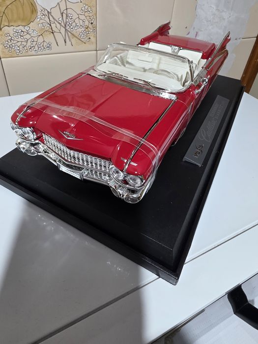 Модел на Cadillac Eldorado (1:18)