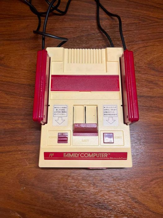 Nintendo Famicom testata si functionala