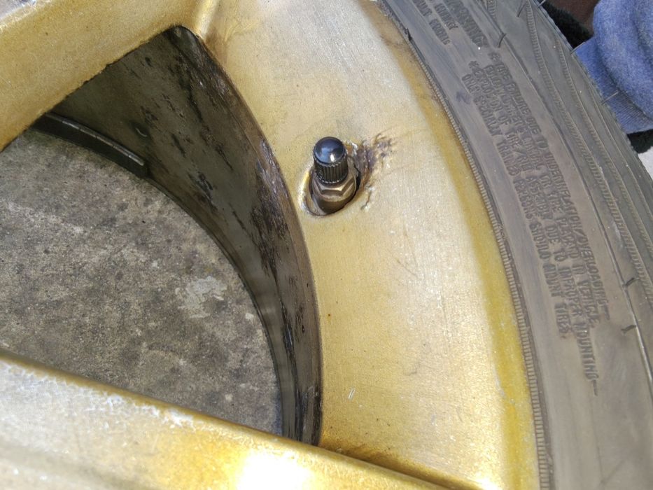 Vând jante R17 prindere 5×100 cu cauciucuri