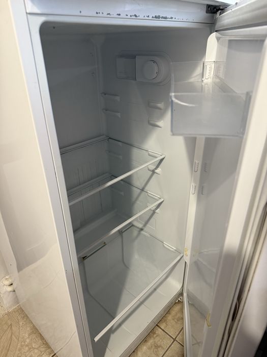 Frigider cu congelator Arctic