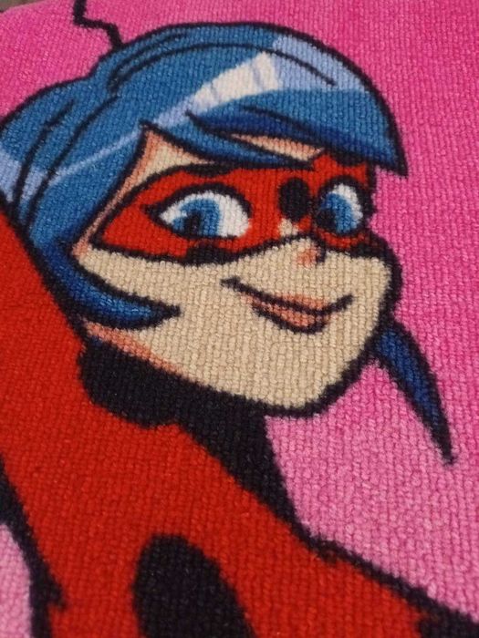 Детски килим Fun House Miraculous - от Калинката и Черния Котарак