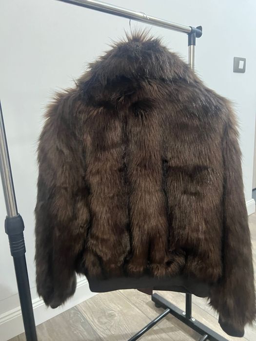 Jachetă scurtă de blană artificială!