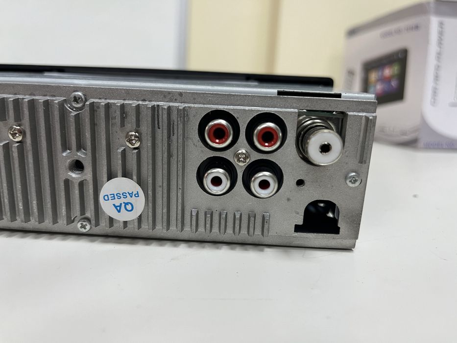 Универсален радио-касетофон за кола - ieGeek