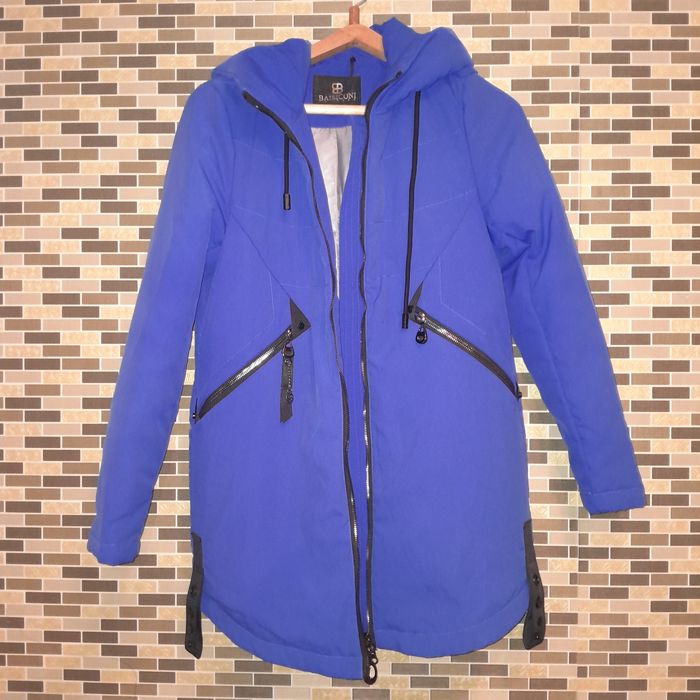 Продам куртку женскую