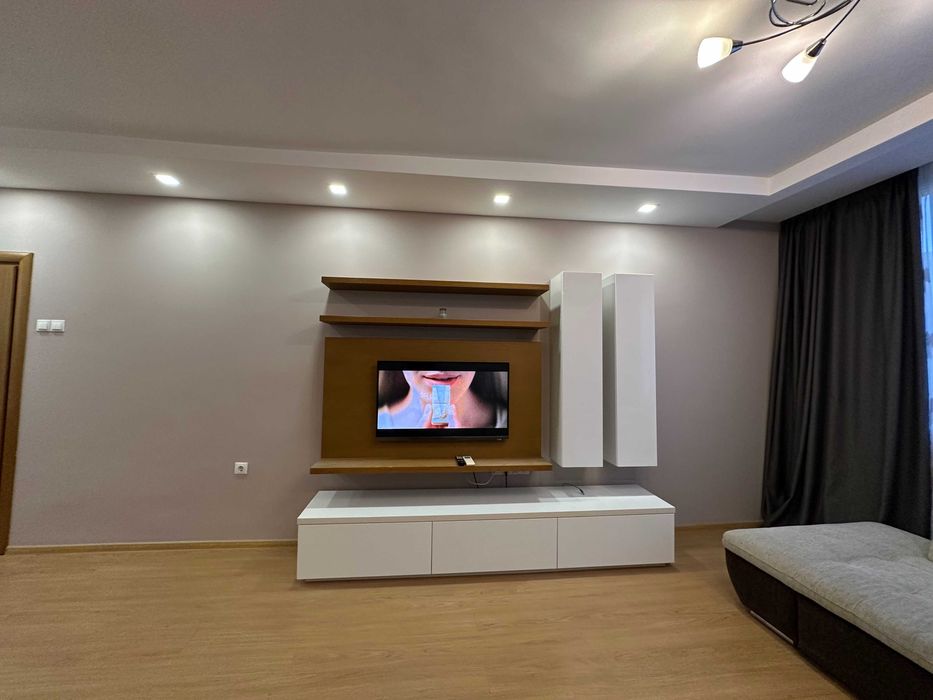 Дава се под наем Тристаен апартамент в София, Полигона - 64 кв.м за 599 € - Снимка #10