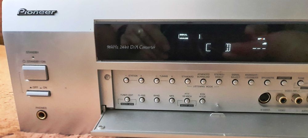 Pioneer VSX-D711 putere 2X100W sau 5X100W pe 8Ohm DEFECT
