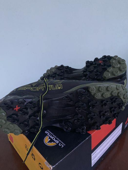 La Sportiva Akyra – 45 (UK 10.5) – Noi, cu etichetă