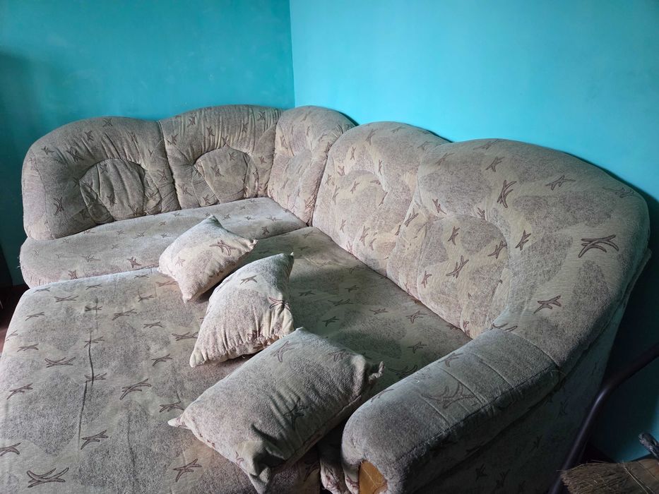 Canapea de colt extensibila cu lada