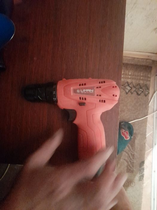 Продам шуруповерт