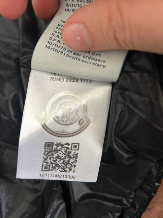 SPECIAL - Geaca neagra Moncler shiny lucioasa pentru iarna Maya cu puf