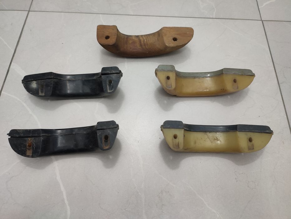 ГАЗ 21 Волга. Внутренние ручки дверей.Оботки  фар. Руль