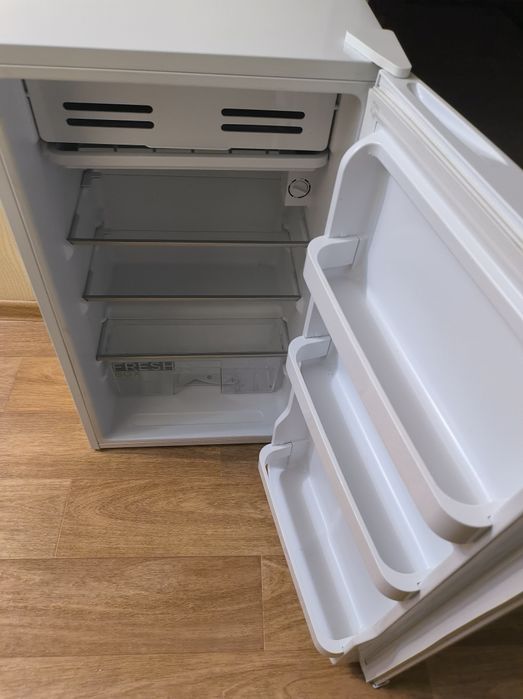 Холодильник Midea 85см новый!