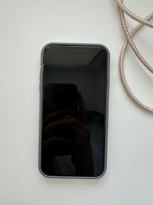 iPhone 11 (черный)