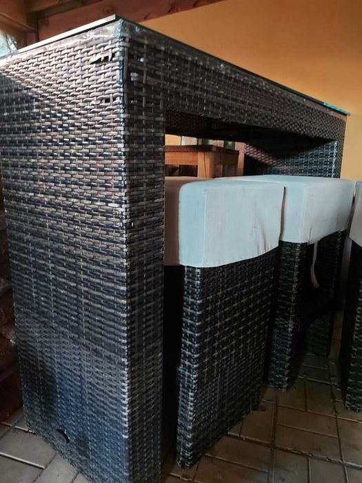 Ратанови бар маси