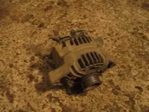 Alternator Opel Astra G Zafira Vectra Meriva motor 1,6 benzina 16 v