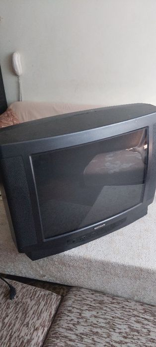 Телевизор  Sharp и Watson