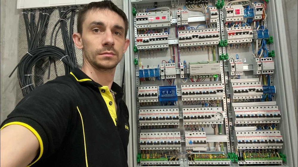 Электрик на выезд. Электромонтаж. Замена проводки, розеток, бра.