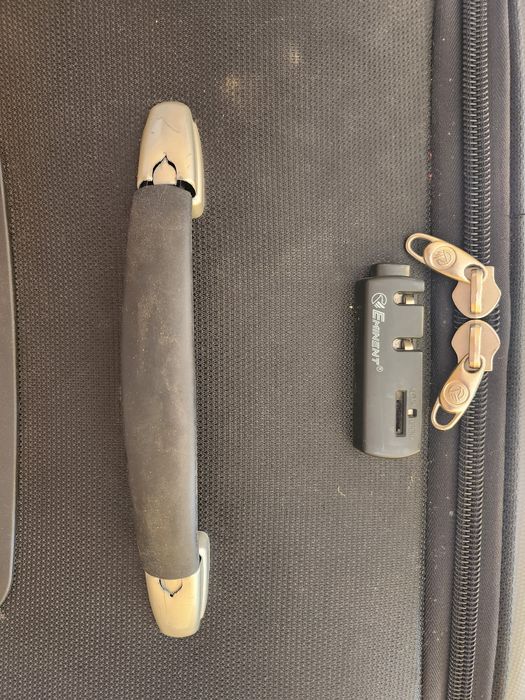 Куфар Eminent черен