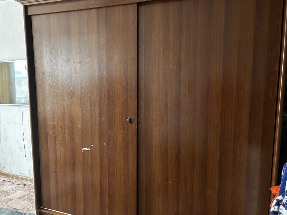 Срочно Большой вместительный шкаф