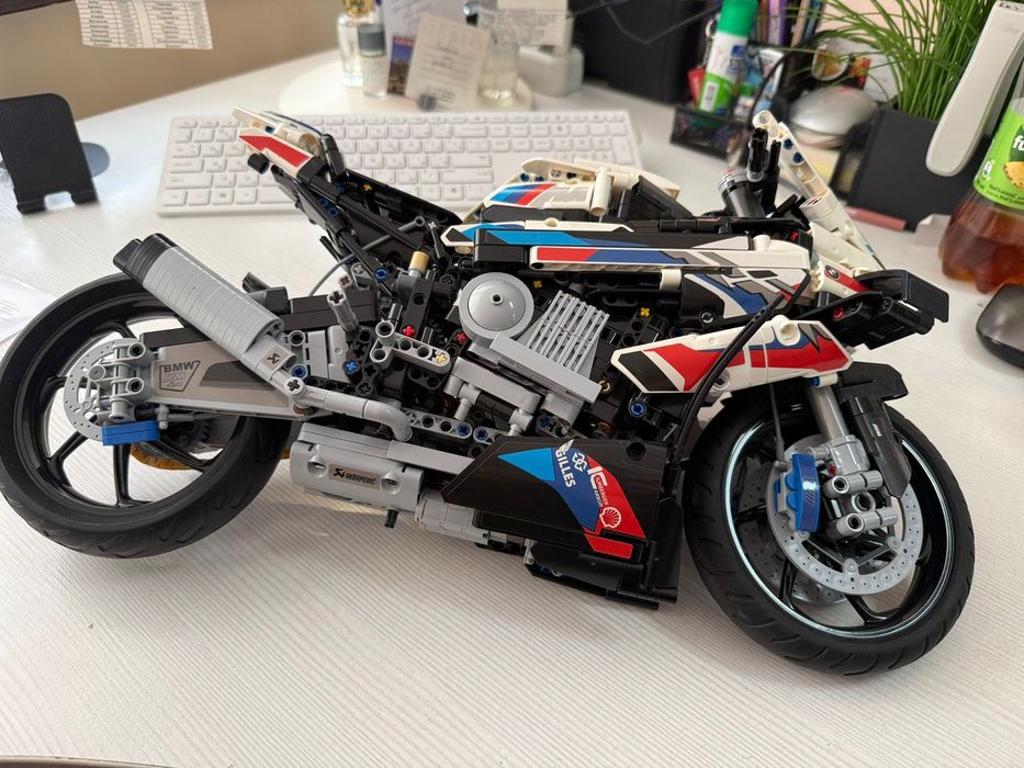 Картина BMW M1000 RR