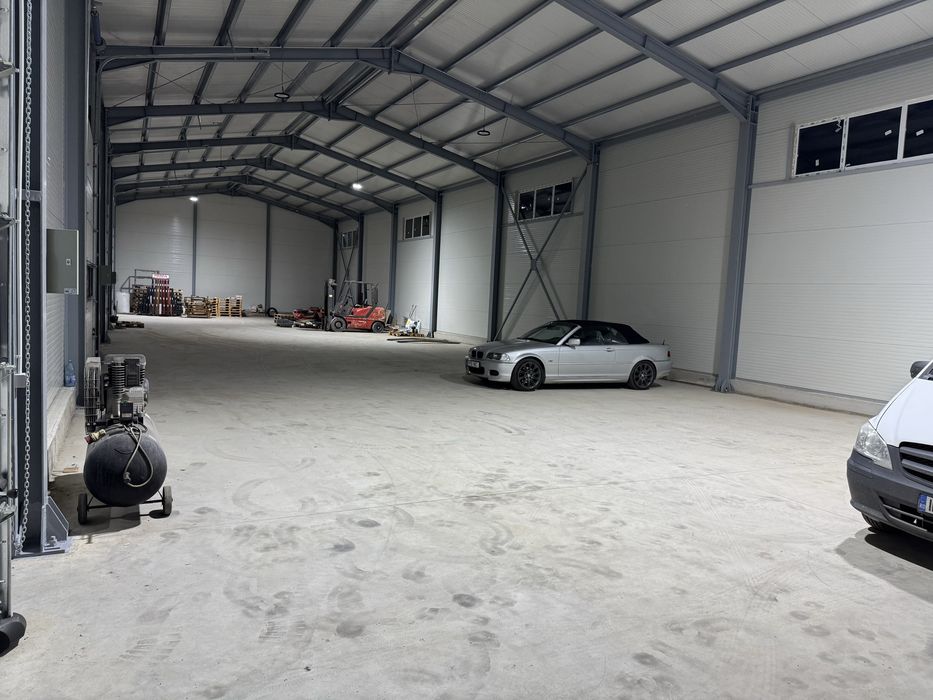 Hala/ spatiu depozitare/ birou