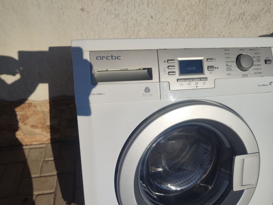 Vând masina de spălat rufe