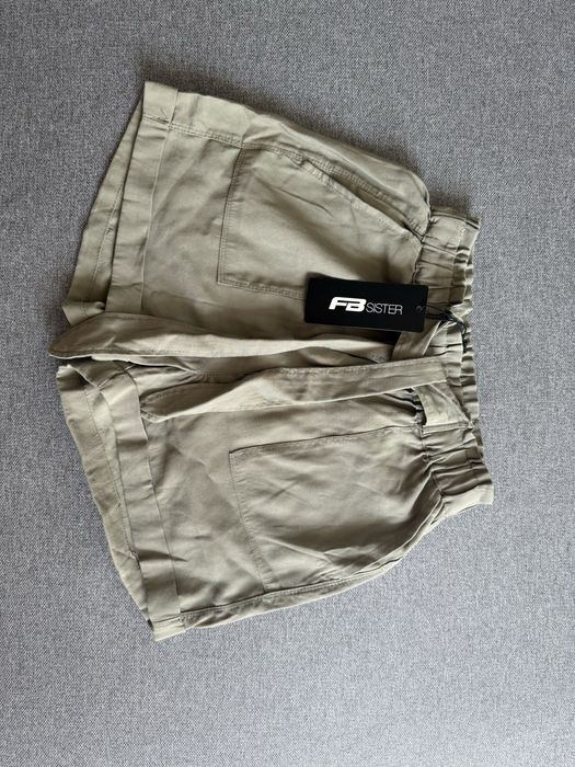 NEW YORKER нови дамски къси панталони.Размер S.