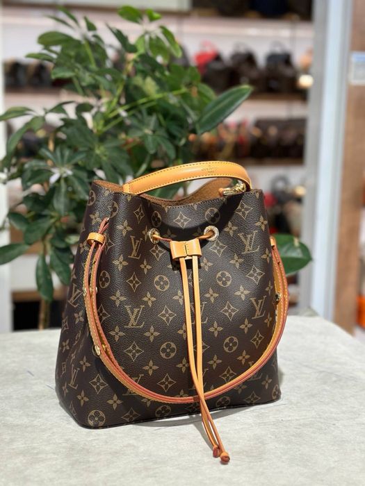 Geanta Louis Vuitton Noua !!! Dimensiuni 28/25 !!!