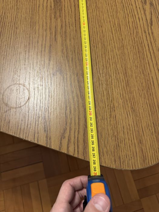 Birou de lemn incapator