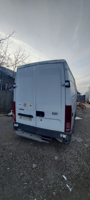 Vând motor 2.3 distribuție nouă pe el