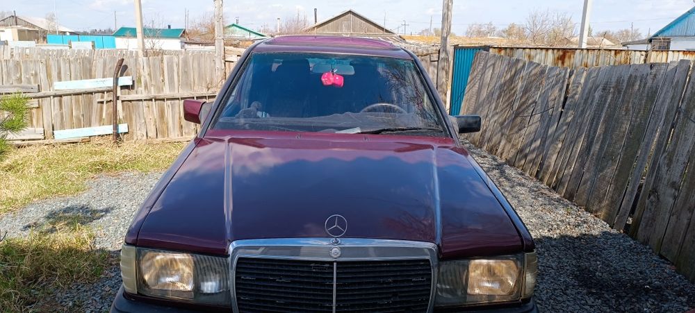 Мерседес Бенз 190