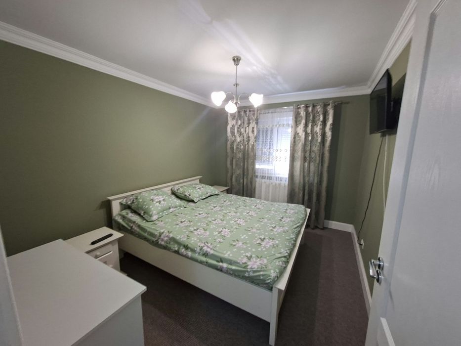 Închiriez apartament 3 camere