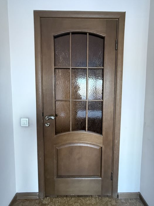 Продам межкомнатную дверь (б/у)