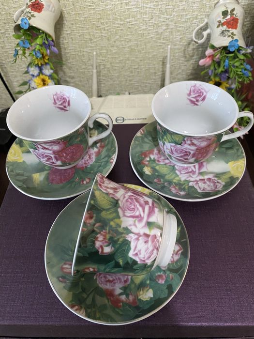 Сахарница и кофейник,