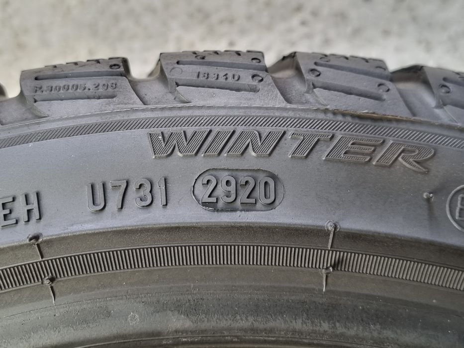 205/40/17 Pirelli 2Броя: 170лв 7мм