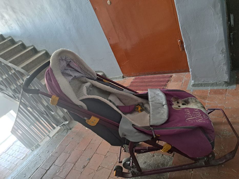 Продам санки коляску