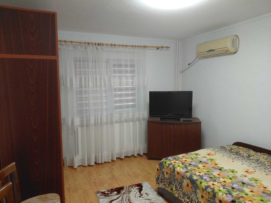 Inchiriez apartament 2 camere-Craiova-cartier 1 Mai , tel.0740828150