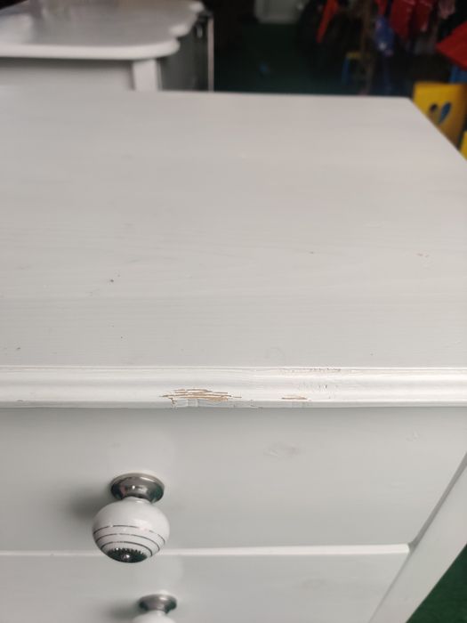 Vând set mobilier comodă și corp cu sertare din lemn masiv