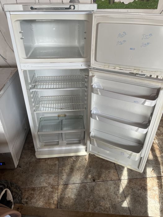Продам холодильник