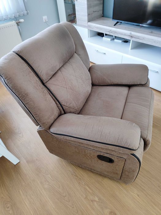 Продавам два броя релакс фотьойли