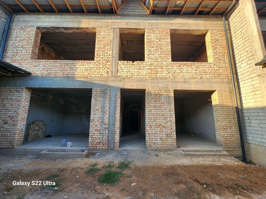 Продаётся Hi-tech (каробка)в элитной махалле Адрес: Лимонария или Лок