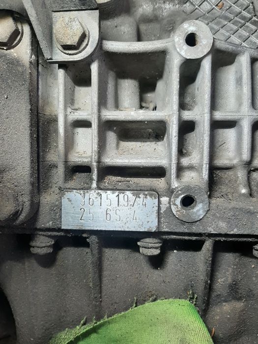 Двигател BMW редови шест цилиндъра бензин