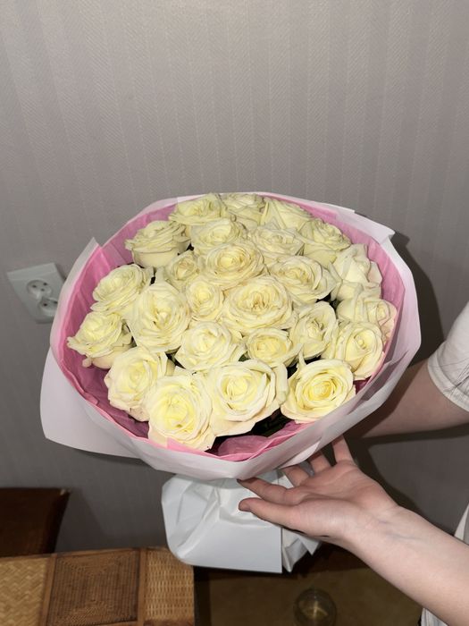 Свежие Белые розы