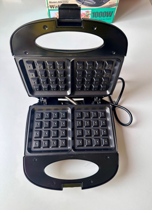 Вафельница новая