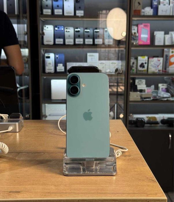 Iphone 16 256 гб без царапин