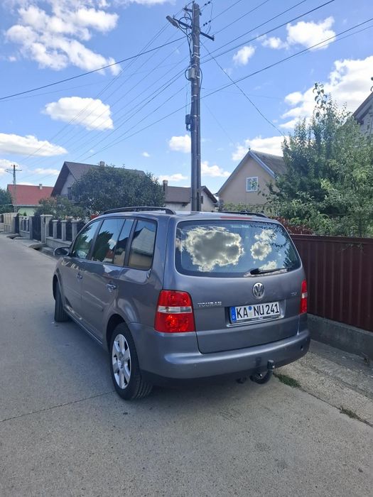 Vând vw Touran 2007 1.9tdi