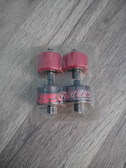 Vând set 4 roti heelys red - noi, in cutie